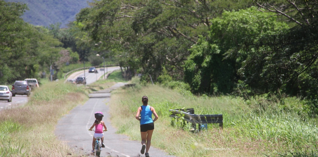 Piste cyclable Koohnê (Koné) ©M.Gourmelen.Oct 2014