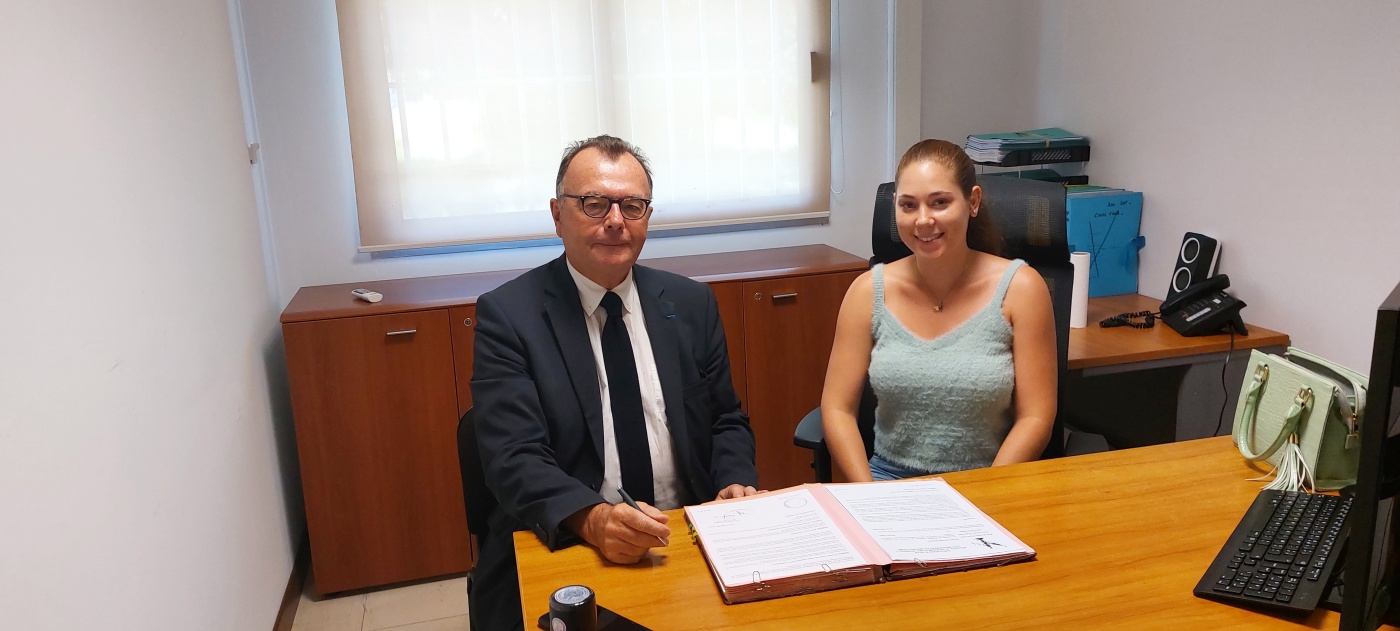 Monsieur Yves DUPAS, procureur de la République en Nouvelle-Calédonie et Mademoiselle Laura DOMERGUE, juriste en charge de l’environnement à la DDEE ont pu échanger sur les modalités de mise en œuvre de cette nouvelle convention.